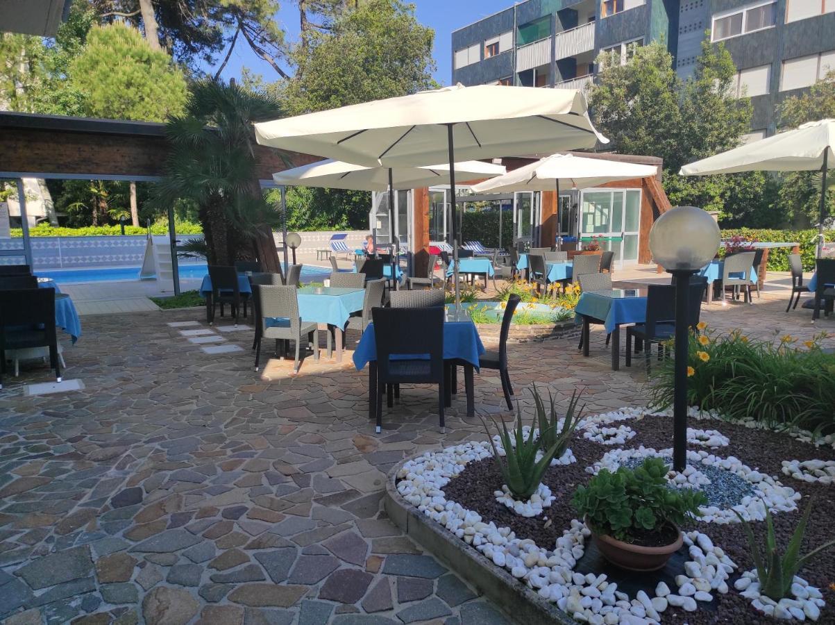 Hotel Ai Pini Grado Exterior photo
