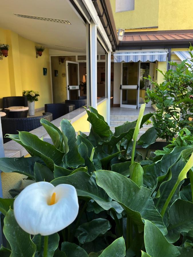 Hotel Ai Pini Grado Exterior photo