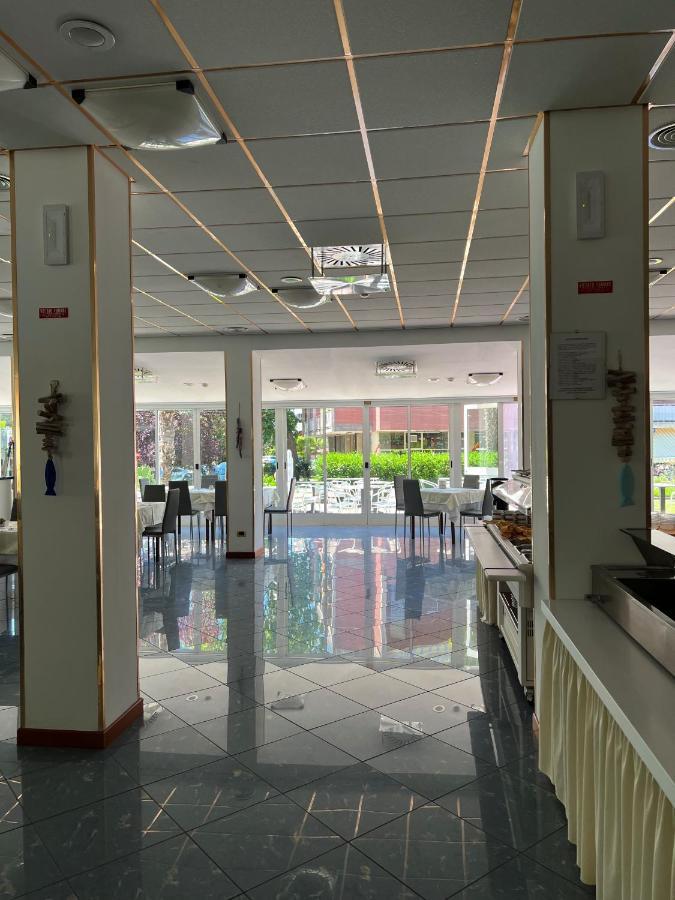 Hotel Ai Pini Grado Exterior photo
